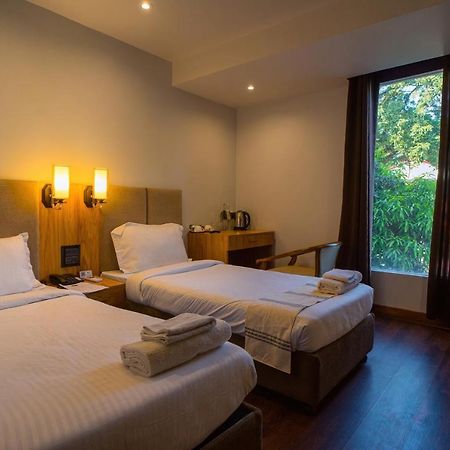 Emerald Hotel Aizawl Luaran gambar