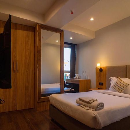 Emerald Hotel Aizawl Luaran gambar