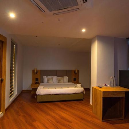 Emerald Hotel Aizawl Luaran gambar
