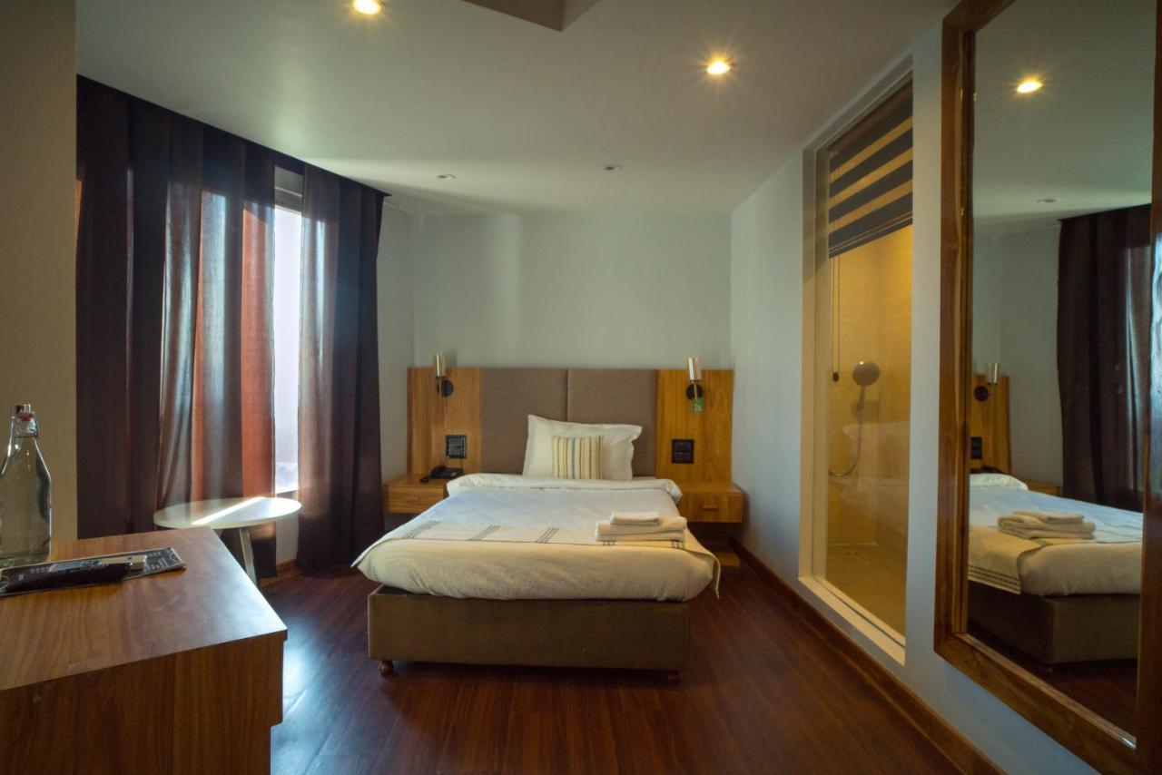 Emerald Hotel Aizawl Luaran gambar