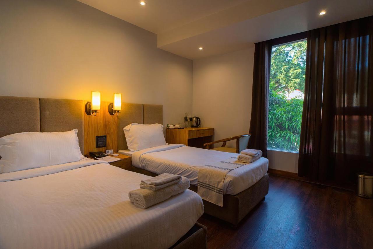Emerald Hotel Aizawl Luaran gambar