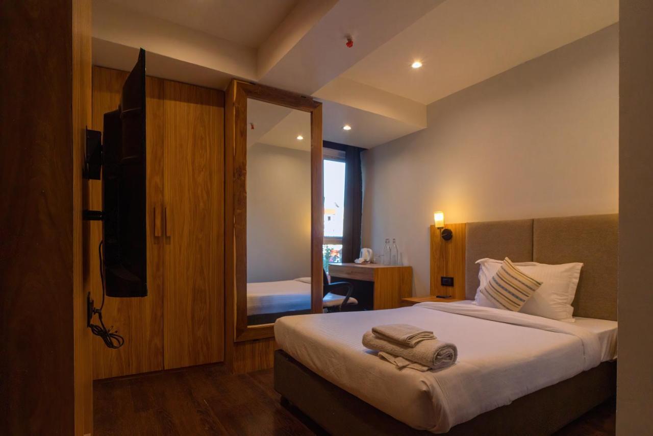 Emerald Hotel Aizawl Luaran gambar