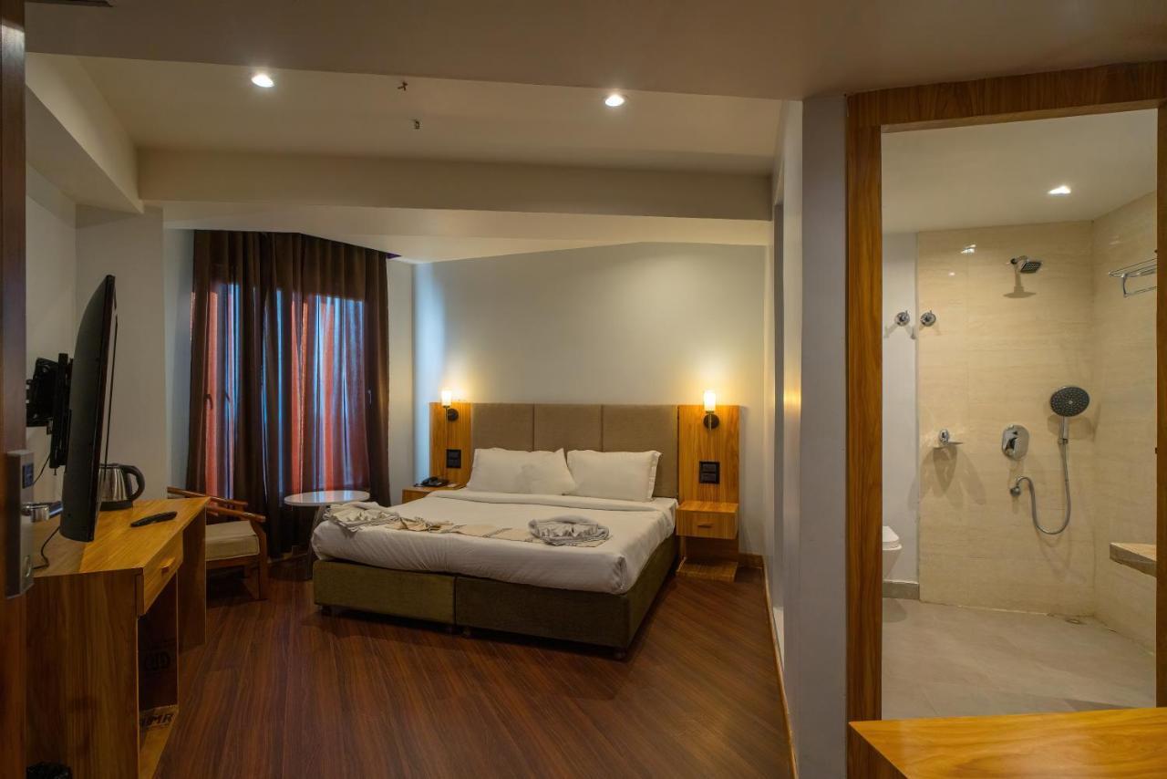 Emerald Hotel Aizawl Luaran gambar